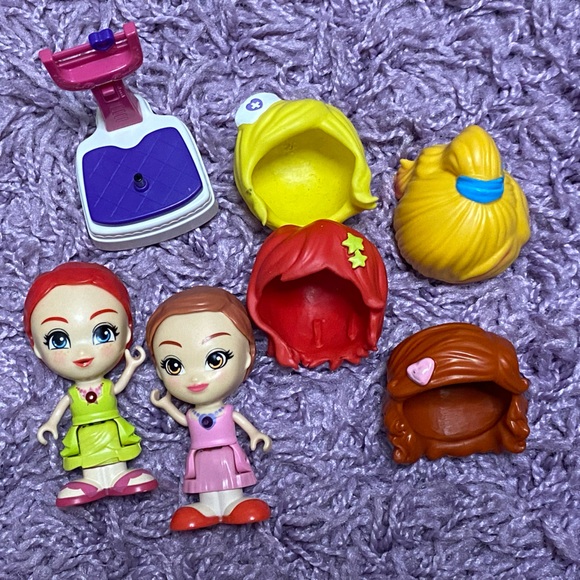 Vtech flipsies lot; 2 dolls, accessories, scale & convertible car / rock stage - Picture 4 of 13